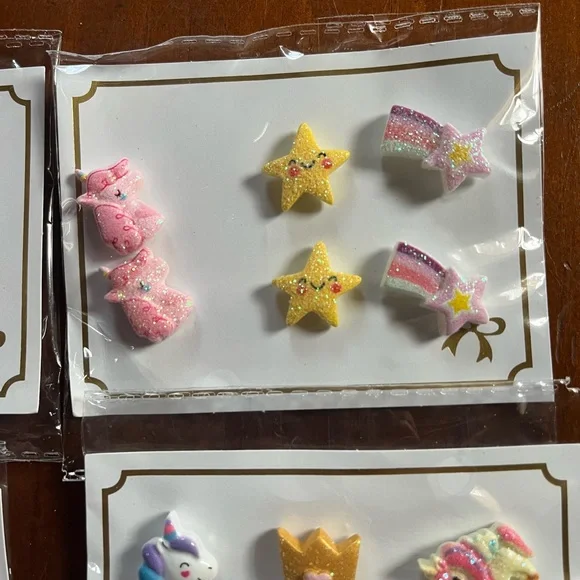 16 pairs of girls magnetic Earring Sets - Picture 6 of 7